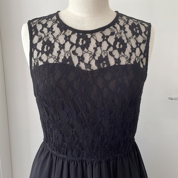 H&M LBD Black Evening Party Dress with floral lace like bodice - EUR 40 - Picture 2 of 13